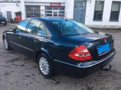 Gebraucht Mercedes E320 224 PS (164 kW) 2003 Blau Limousine