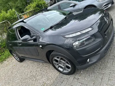 Gebraucht Citroën C4 Cactus Feel 99 PS (72 kW) 2014 Schwarz Kleinwagen