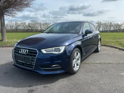 Gebraucht Audi A3 Ambition 125 PS (91 kW) 2014 Violet Limousine