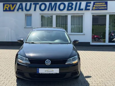 Gebraucht VW Jetta Trendline 105 PS (77 kW) 2011 Schwarz Limousine