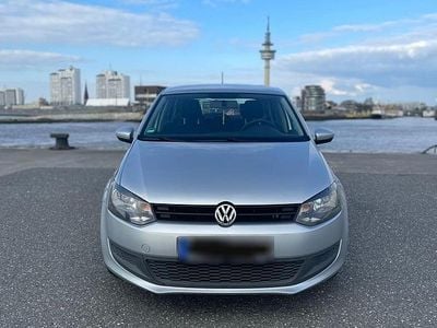Gebraucht VW Polo 75 PS (55 kW) 2009 Silber Kleinwagen