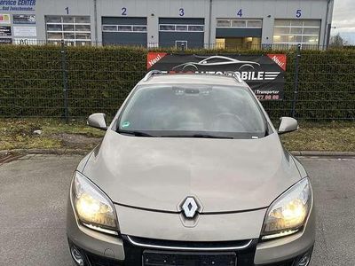 Gebraucht Renault Mégane GrandTour Initiale Paris 132 PS (97 kW) 2013 Gold Kombi