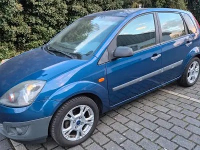 Usata Ford Fiesta 80 CV (58 kW) 2009 Blu Berlina
