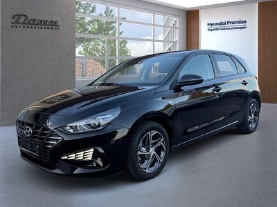 Gebraucht Hyundai i30 Intro Edition 159 PS (116 kW) 2021 Schwarz Limousine