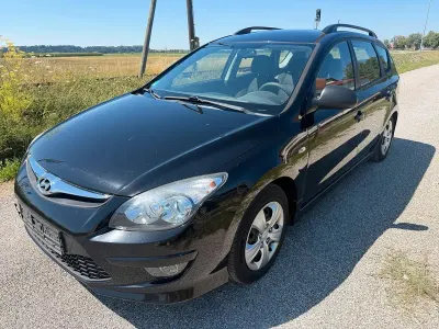 Gebraucht Hyundai i30 109 PS (80 kW) 2012 Schwarz Kombi