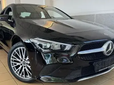 Gebraucht Mercedes CLA200 150 PS (110 kW) 2022 Nachtschwarz Coupé