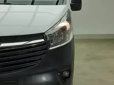 Używany Opel Vivaro 120 KM (88 kW) 2018 Biały Minivan