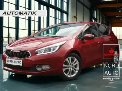 Gebraucht Kia Ceed Style 135 PS (99 kW) 2014 Rot Kleinwagen