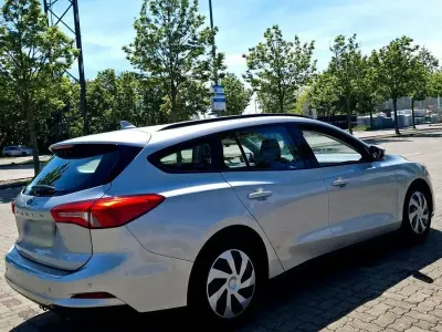 Gebraucht Ford Focus 95 PS (69 kW) 2018 Silber Kombi