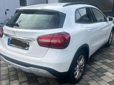 Mercedes GLA200