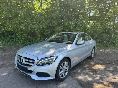 Gebraucht Mercedes C180 Avantgarde 156 PS (114 kW) 2015 Silber Limousine