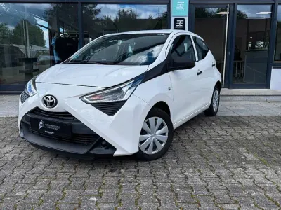 Używany Toyota Aygo 72 KM (52 kW) 2020 Biały Hatchback
