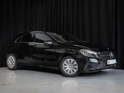 Gebraucht Mercedes A180 122 PS (89 kW) 2016 Schwarz Limousine