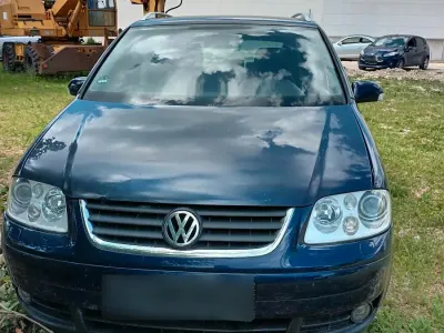 Gebraucht VW Touran 116 PS (85 kW) 2026 Blau Van / Kleinbus