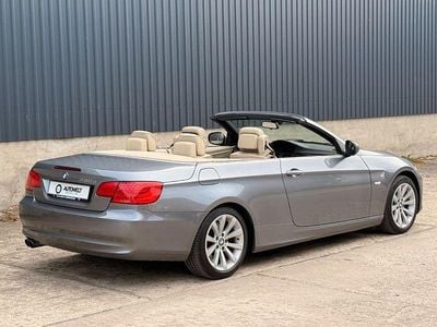 Gebraucht BMW 330 Cabriolet 245 PS (180 kW) 2012 Grau Cabrio