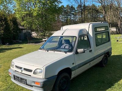 Usado Renault Rapid 55 CV (40 kW) 1995 Beige Monovolumen