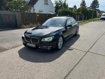 Gebraucht BMW 730 258 PS (189 kW) 2012 Schwarz Limousine