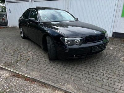 BMW 745