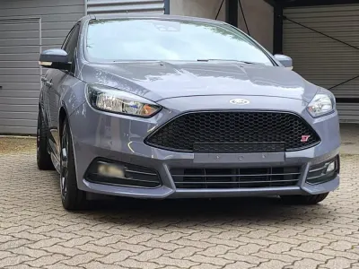Gebraucht Ford Focus ST 250 PS (183 kW) 2018 Grau Limousine