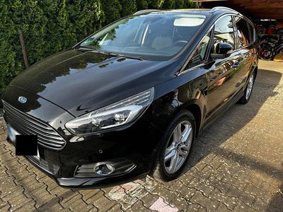 Second-hand Ford S-MAX Titanium 160 CP (117 kW) 2018 Negru Monovolum