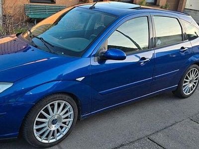 Blau Gebraucht 2004 Ford Focus ST Limousine | 3.200 € (Etwas zu teuer)
