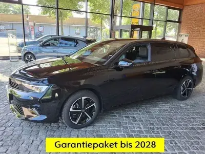 Używany Opel Astra 136 KM (100 kW) 2025 Czarny Hatchback