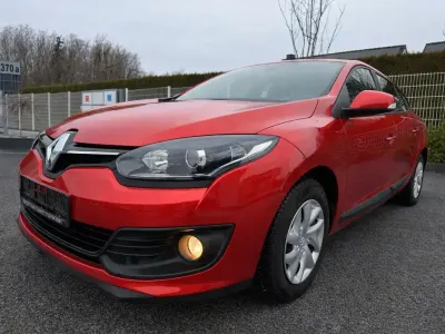 Gebraucht Renault Mégane GrandTour Authentique 116 PS (85 kW) 2016 Rot Kombi