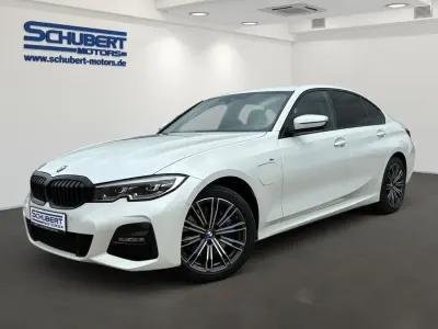 Gebraucht BMW 330e M Sport 184 PS (135 kW) 2020 Weiß Limousine