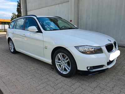Usata BMW 320 Sport Line 184 CV (135 kW) 2012 Bianco Station wagon
