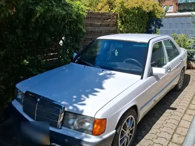 Gebraucht Mercedes 190 120 PS (88 kW) 1989 Weiß Limousine
