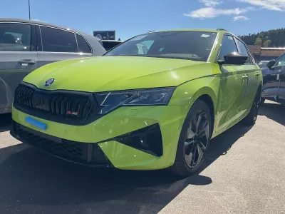 Ny Skoda Octavia RS 265 HK (194 kW) 2026 Grön Kombi