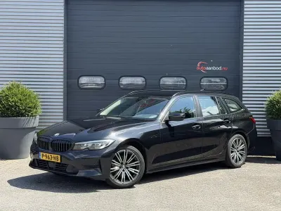 Gebraucht BMW 320 Executive 190 PS (139 kW) 2019 Schwarz Kombi