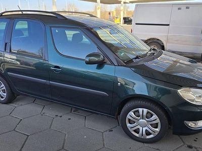 Gebraucht Skoda Roomster 105 PS (77 kW) 2011 Gold Van / Kleinbus