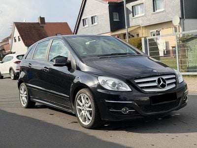 Gebraucht Mercedes B200 Sport 140 PS (102 kW) 2010 Schwarz Van / Kleinbus