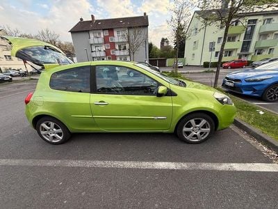 Begagnad Renault Clio II Exception 111 HK (81 kW) 2009 Grön Sedan