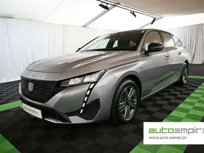 Gebraucht Peugeot 308 SW Style 145 PS (106 kW) 2025 Grau Kombi