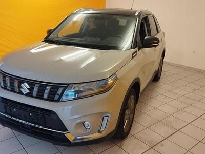 Gebraucht Suzuki Vitara 102 PS (75 kW) 2023 Beige SUV