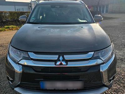 Braun Gebraucht 2018 Mitsubishi Outlander SUV | 18.000 €
