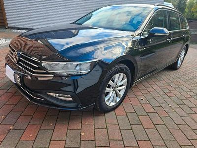 Schwarz Gebraucht 2023 VW Passat Kombi | 19.950 € (Guter Preis)