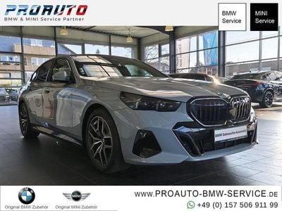 Gebraucht BMW 520 M Sport 197 PS (144 kW) 2024 Brooklyn grau Limousine