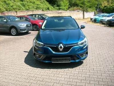 Gebraucht Renault Mégane GrandTour LIMITED 116 PS (85 kW) 2018 Blau Kombi