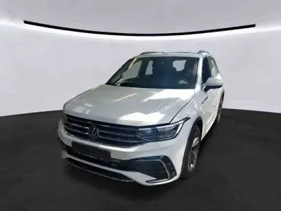 Gebraucht VW Tiguan R-line 150 PS (110 kW) 2023 Weiß SUV