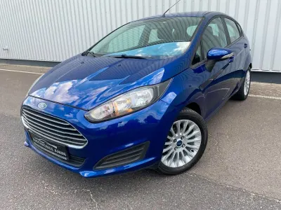 Gebraucht Ford Fiesta 82 PS (60 kW) 2014 Blau Kleinwagen