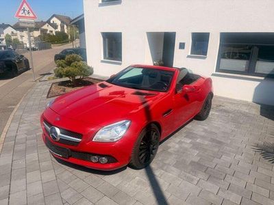 Second-hand Mercedes SLK250 204 CP (150 kW) 2012 Roșu Cabrio