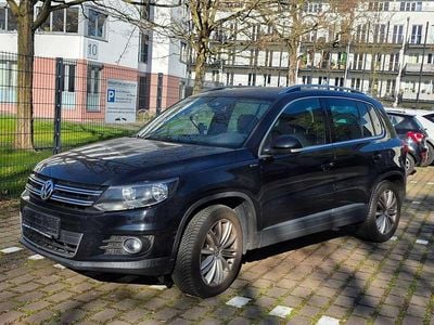 Gebraucht VW Tiguan LOUNGE 150 PS (110 kW) 2015 Schwarz SUV
