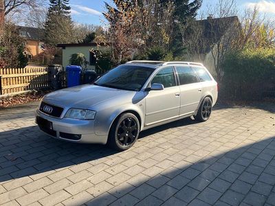 Silber Gebraucht 2001 Audi A6 Kombi | 4.800 €