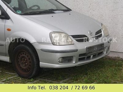 Silber Gebraucht 2004 Nissan Almera Tino Van / Kleinbus | 950 € (Superpreis)