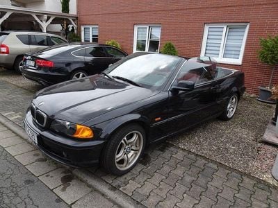 Schwarz Gebraucht 2000 BMW 323 Cabriolet Cabrio | 13.900 € (Teuer)
