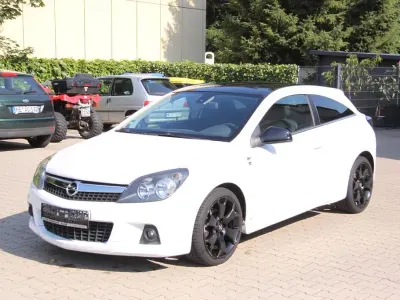 Gebraucht Opel Astra GTC 116 PS (85 kW) 2010 Weiß Coupé