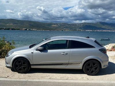 Gebraucht Opel Astra GTC 90 PS (66 kW) 2009 Silber Coupé